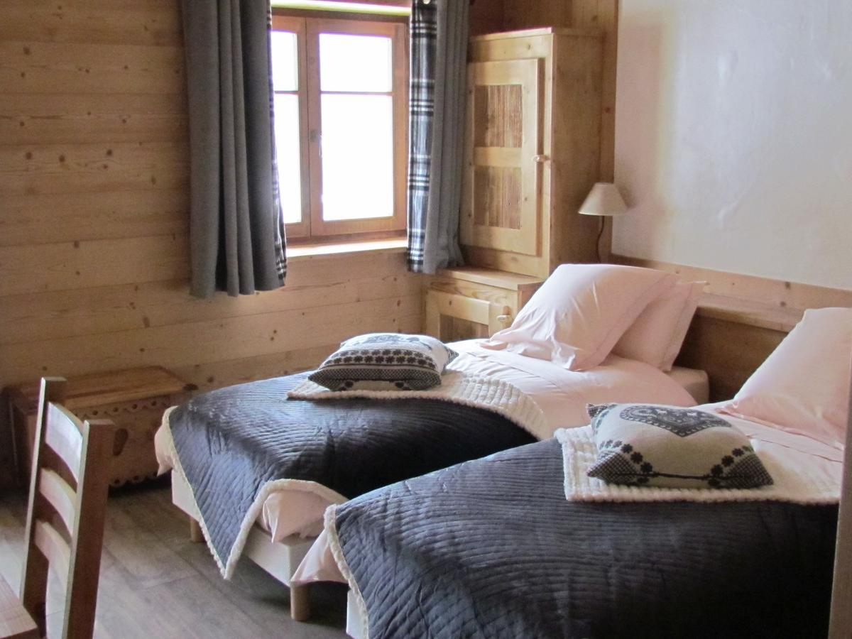 Chez La Fine Bed and Breakfast Les Gets Buitenkant foto